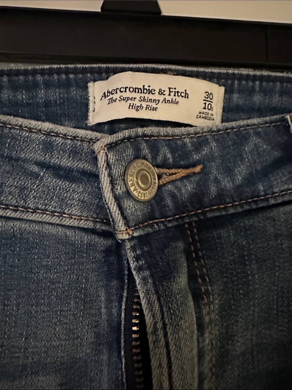 Abercrombie & Fitch Super Skinny High-Rise Jeans - Medium Blue Wash